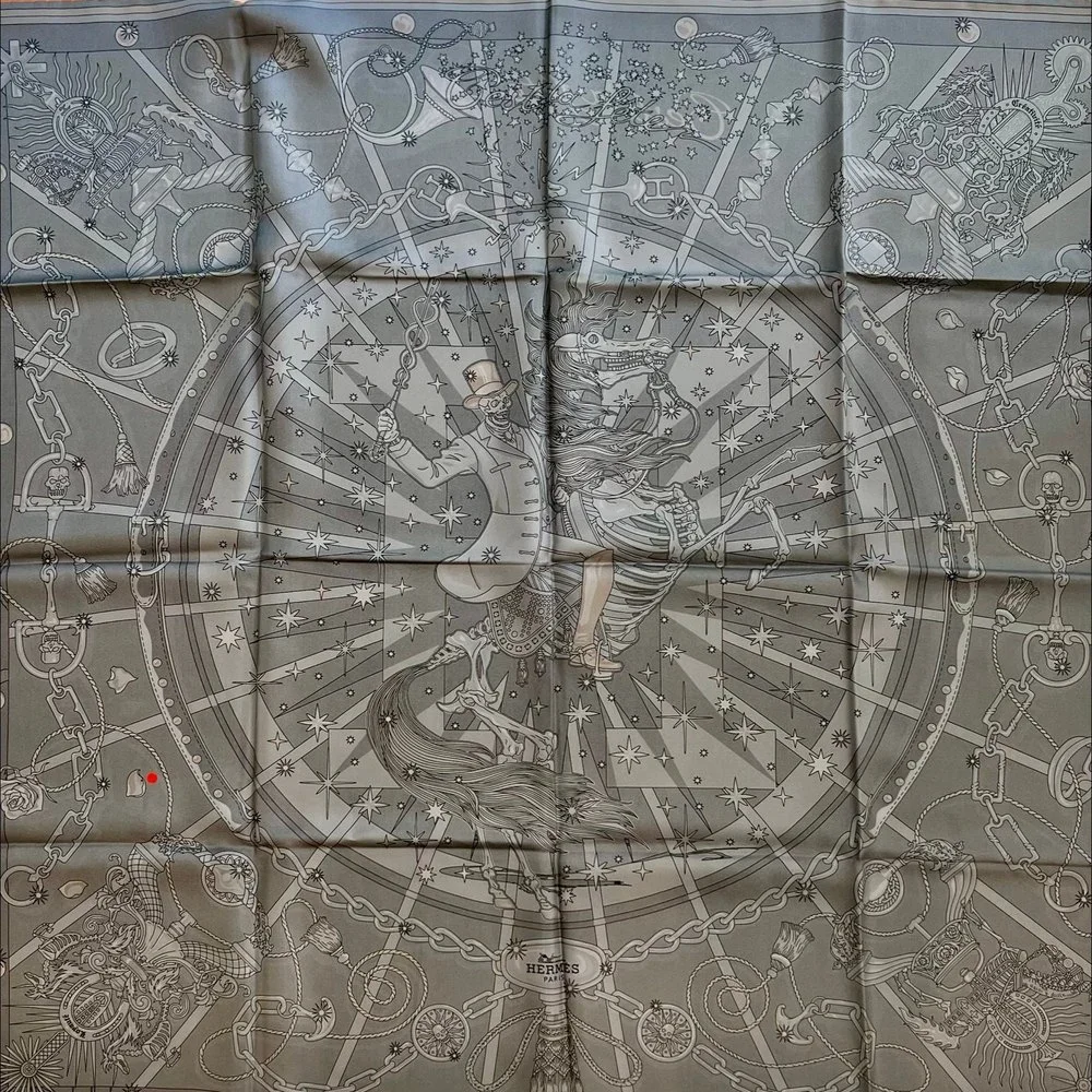 - Hermes Scarf C'est La Fete Olive Hermès Paris 90 cm - Picture 7 of 7